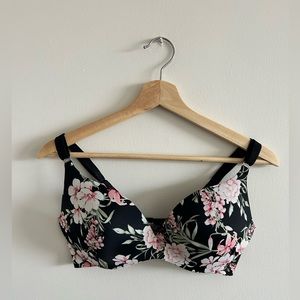 NWOT Wireless Push Up Bra from La Vie en Rose | Black Floral Print | 34D